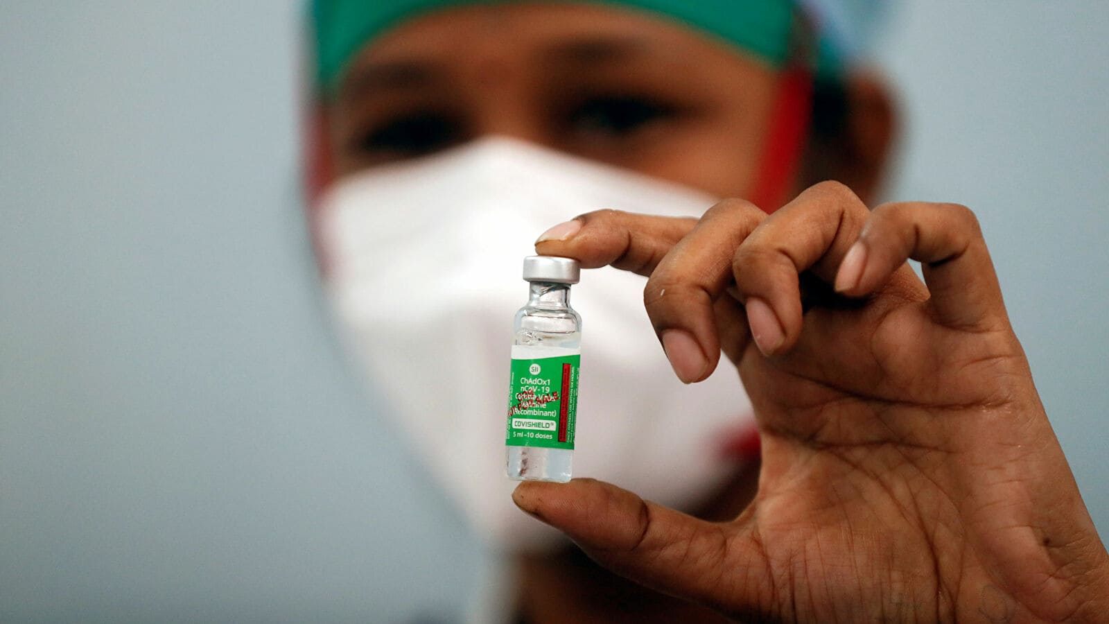 Taiwán detiene vacunación de jóvenes por efectos secundarios